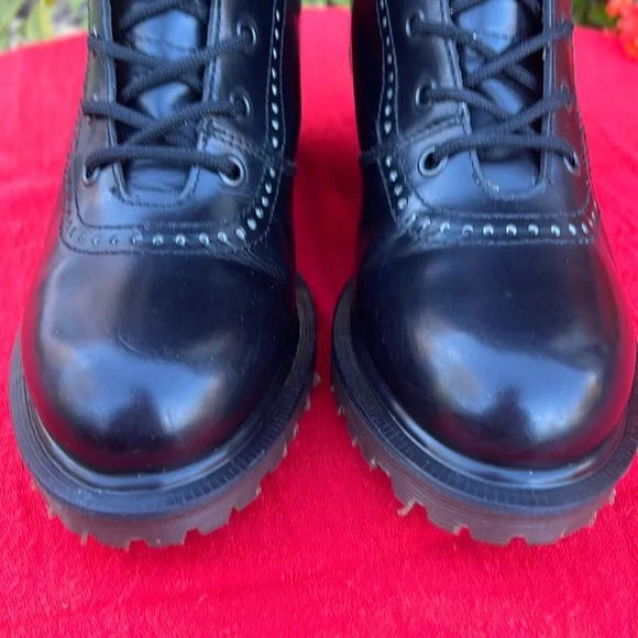 🏴󠁧󠁢󠁥󠁮󠁧󠁿 Dr. Martens Vintage Perforated Heeled Granny Style Boots UK 5